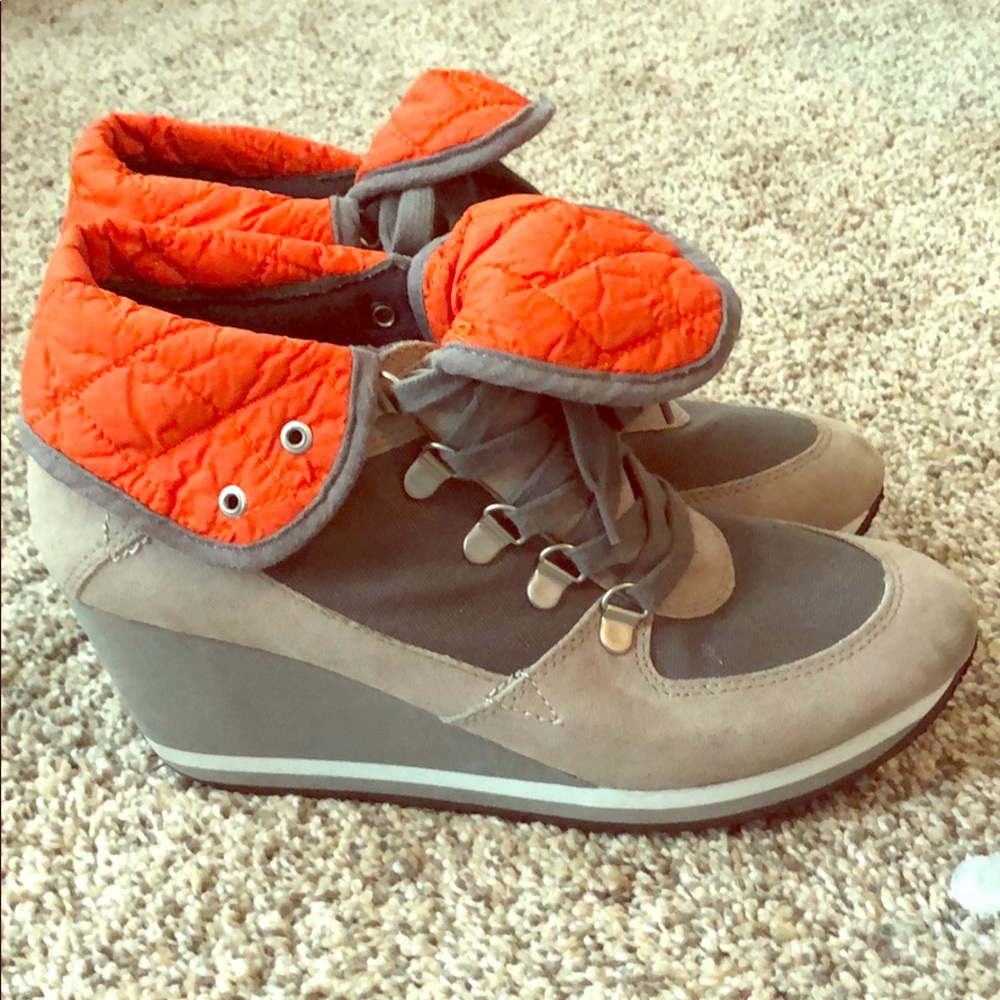 Call it Spring sneakers woman’s size 8